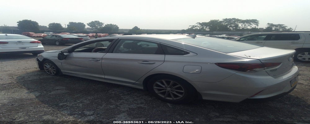 5NPE24AF4JH665093 2018 HYUNDAI SONATA photo no. 3
