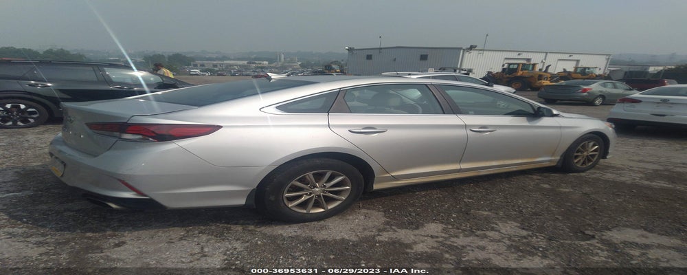 5NPE24AF4JH665093 2018 HYUNDAI SONATA photo no. 4