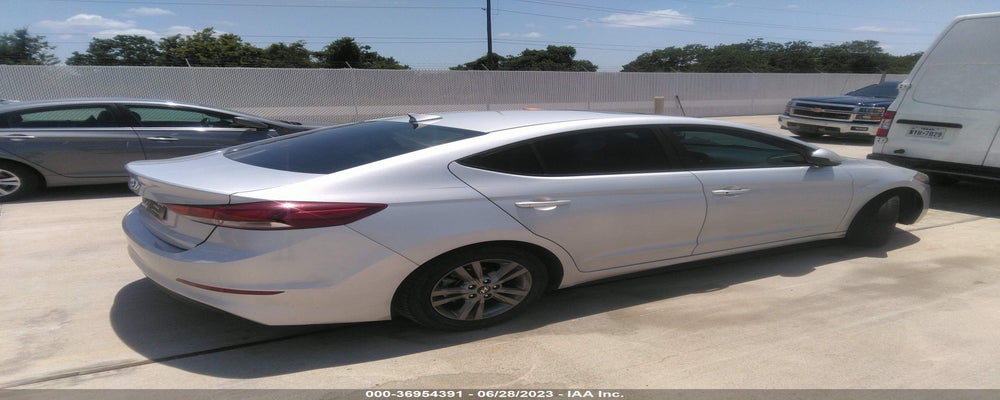 KMHD84LF1JU613767 2018 HYUNDAI ELANTRA photo no. 4