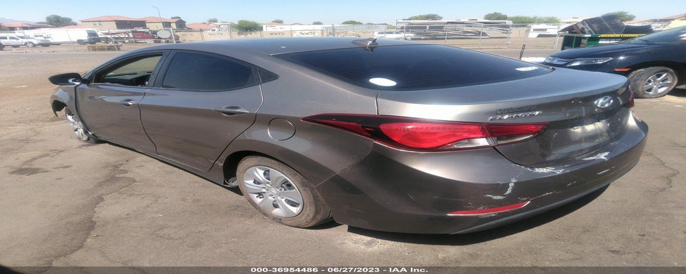 5NPDH4AE9GH774028 2016 HYUNDAI ELANTRA photo no. 3