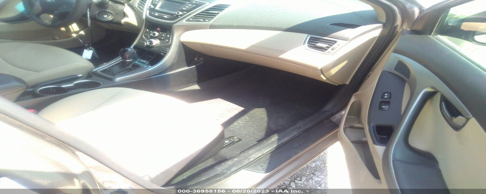 5NPDH4AE1GH713188 2016 HYUNDAI ELANTRA photo no. 5