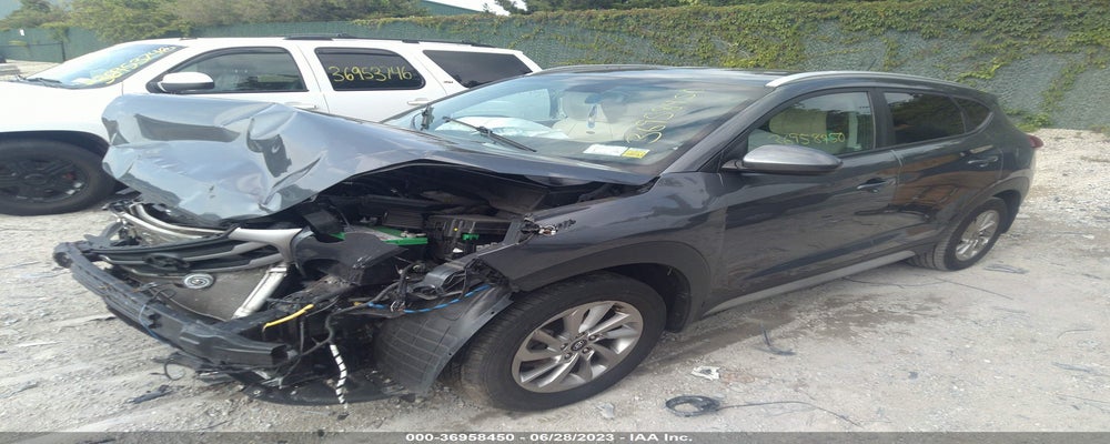 KM8J3CA44HU411710 2017 HYUNDAI TUCSON photo no. 2