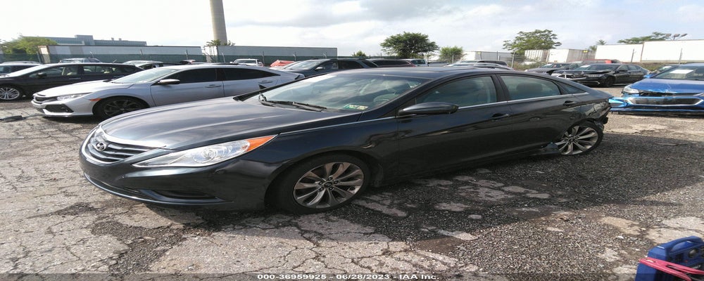 5NPEB4AC3BH219475 2011 HYUNDAI SONATA photo no. 2