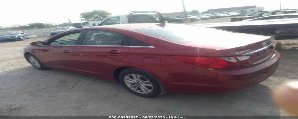 5NPEB4AC8BH131568 2011 HYUNDAI SONATA photo no. 3