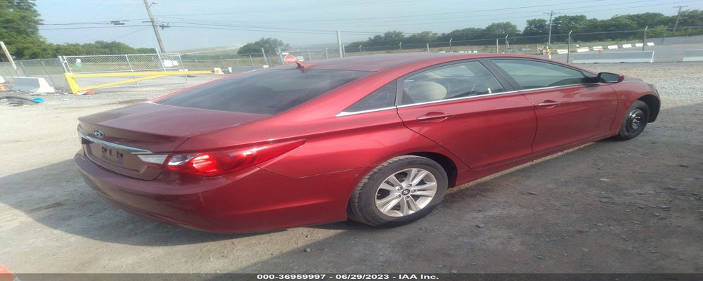 5NPEB4AC8BH131568 2011 HYUNDAI SONATA photo no. 4