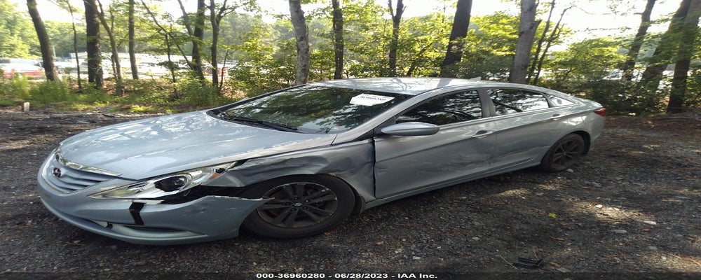 5NPEB4AC2BH224277 2011 HYUNDAI SONATA photo no. 2