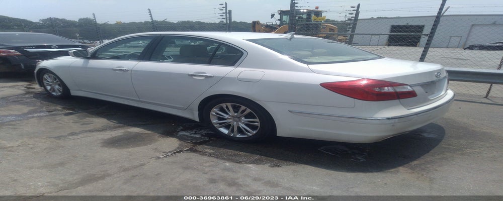 KMHGC4DD9CU184521 2012 HYUNDAI GENESIS photo no. 3