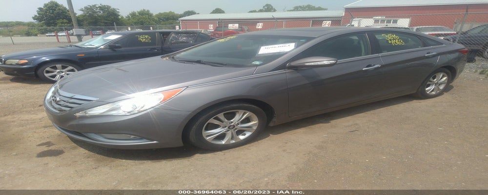 5NPEC4AC2BH261925 2011 HYUNDAI SONATA photo no. 2