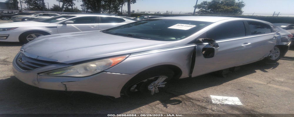 5NPEB4AC8EH925071 2014 HYUNDAI SONATA photo no. 2