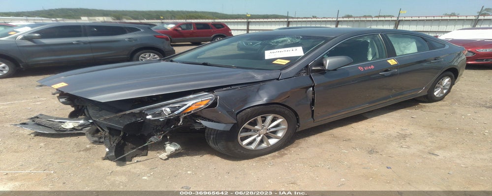 5NPE24AFXJH725474 2018 HYUNDAI SONATA photo no. 2