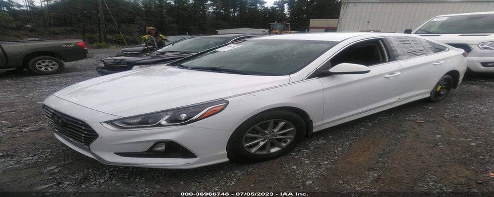 5NPE24AF0KH796586 2019 HYUNDAI SONATA photo no. 2