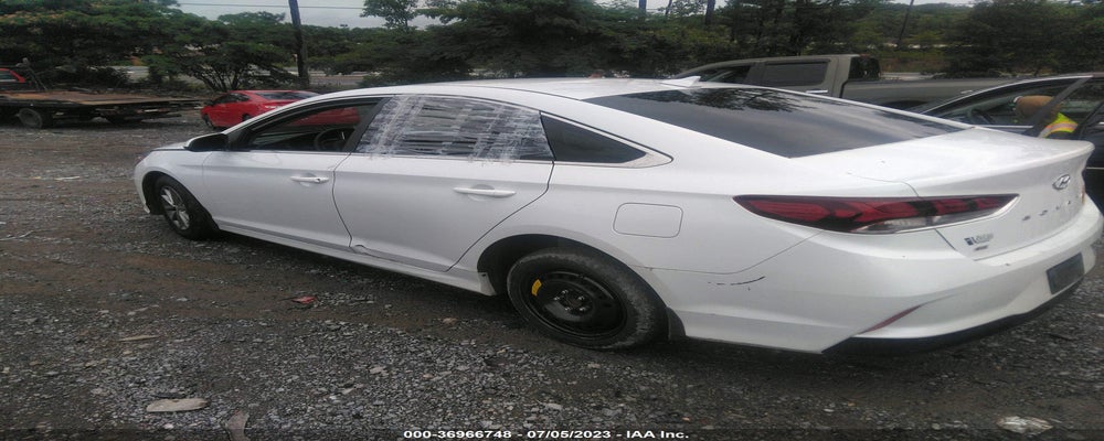 5NPE24AF0KH796586 2019 HYUNDAI SONATA photo no. 3
