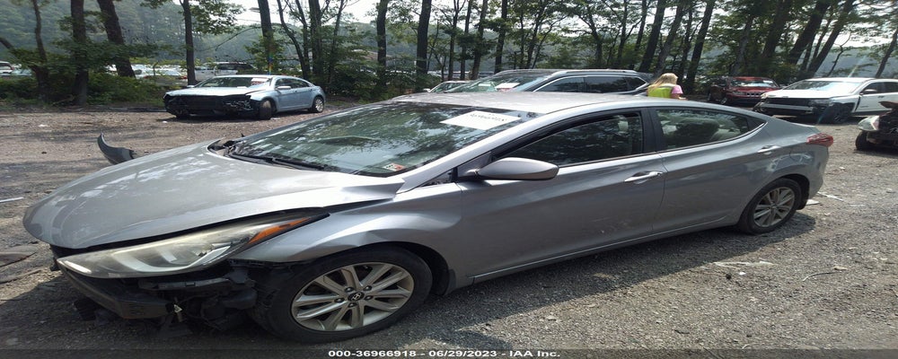KMHDH4AE3FU300284 2015 HYUNDAI ELANTRA photo no. 2