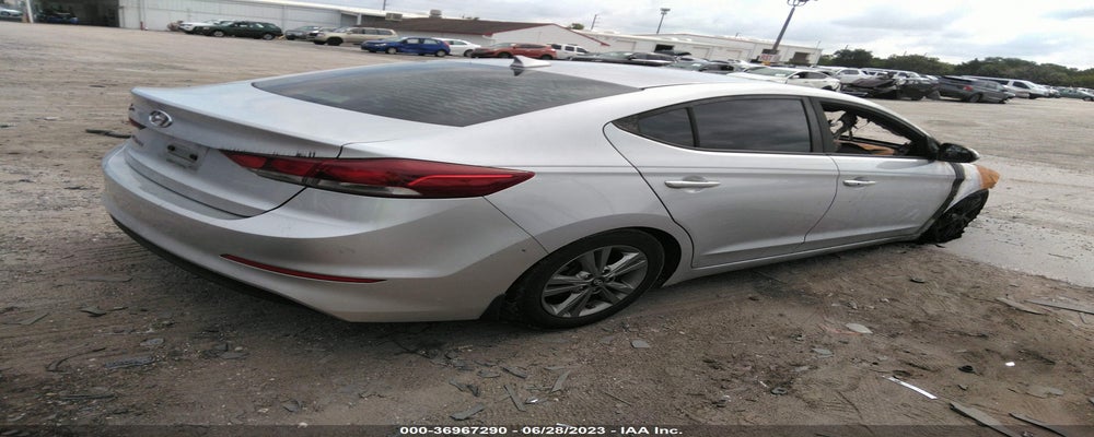 KMHD84LF0JU614683 2018 HYUNDAI ELANTRA photo no. 4