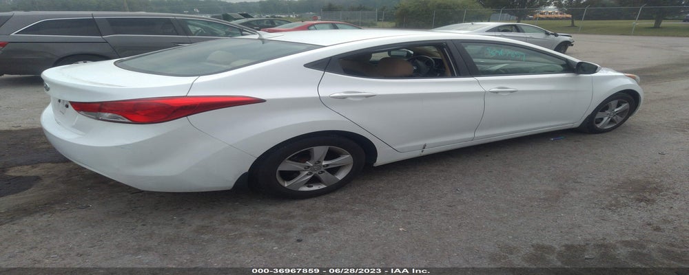 5NPDH4AE9DH427441 2013 HYUNDAI ELANTRA photo no. 4