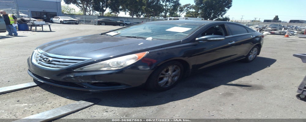 5NPEC4AC7BH123264 2011 HYUNDAI SONATA photo no. 2