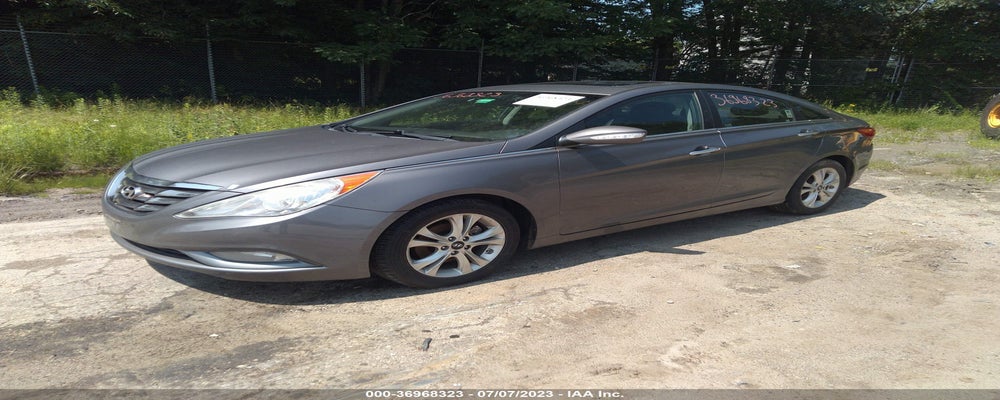 5NPEC4AC7BH242481 2011 HYUNDAI SONATA photo no. 2