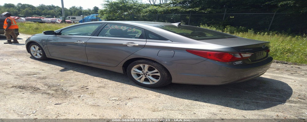 5NPEC4AC7BH242481 2011 HYUNDAI SONATA photo no. 3