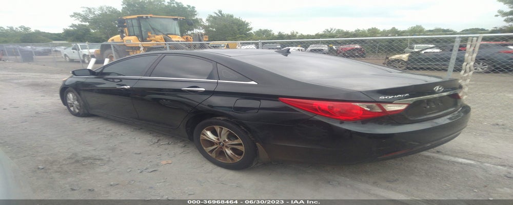5NPEC4AC5BH304010 2011 HYUNDAI SONATA photo no. 3