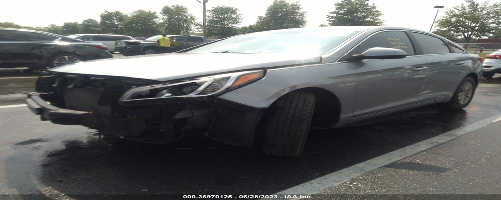 5NPE24AF5FH005717 2015 HYUNDAI SONATA photo no. 2
