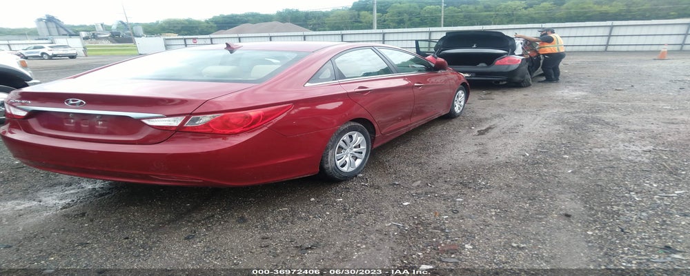 5NPEB4AC7BH049802 2011 HYUNDAI SONATA photo no. 4