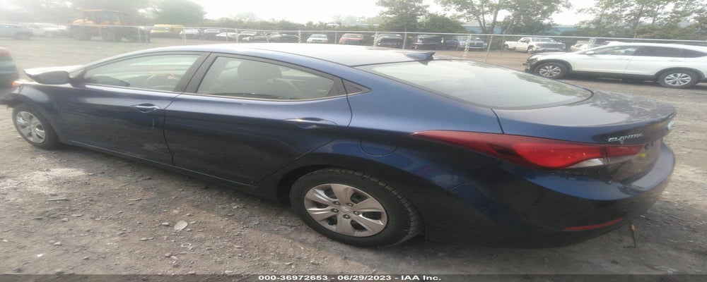 5NPDH4AE1GH704068 2016 HYUNDAI ELANTRA photo no. 3