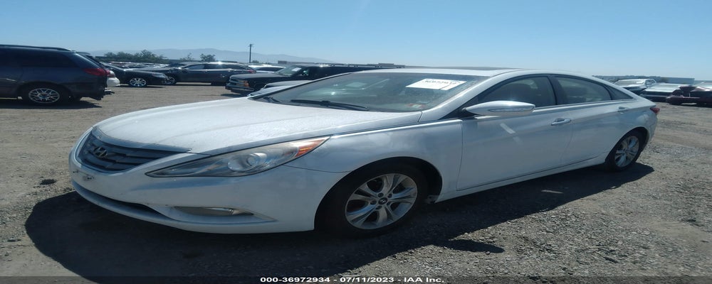 5NPEC4AC6BH237885 2011 HYUNDAI SONATA photo no. 2