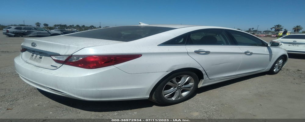 5NPEC4AC6BH237885 2011 HYUNDAI SONATA photo no. 4
