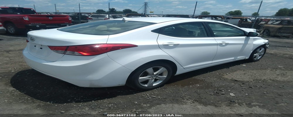 5NPDH4AE3DH228112 2013 HYUNDAI ELANTRA photo no. 4