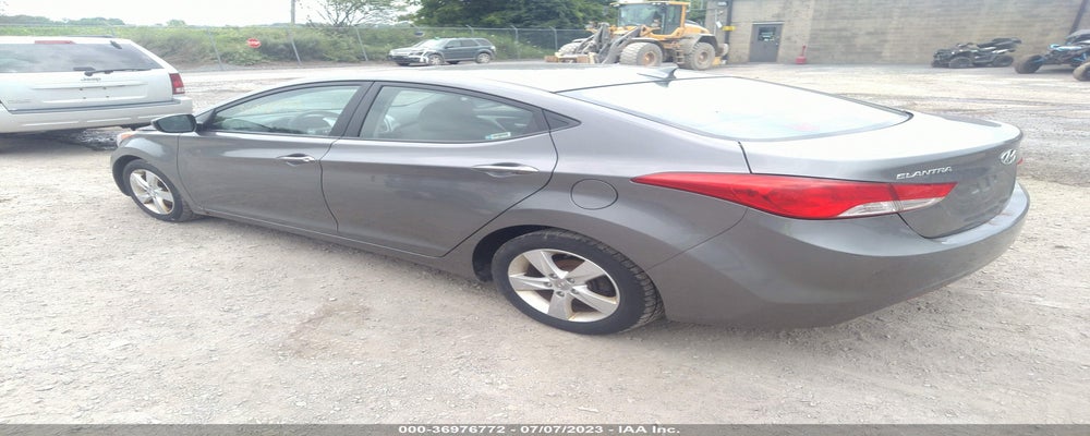 5NPDH4AE4DH337372 2013 HYUNDAI ELANTRA photo no. 3