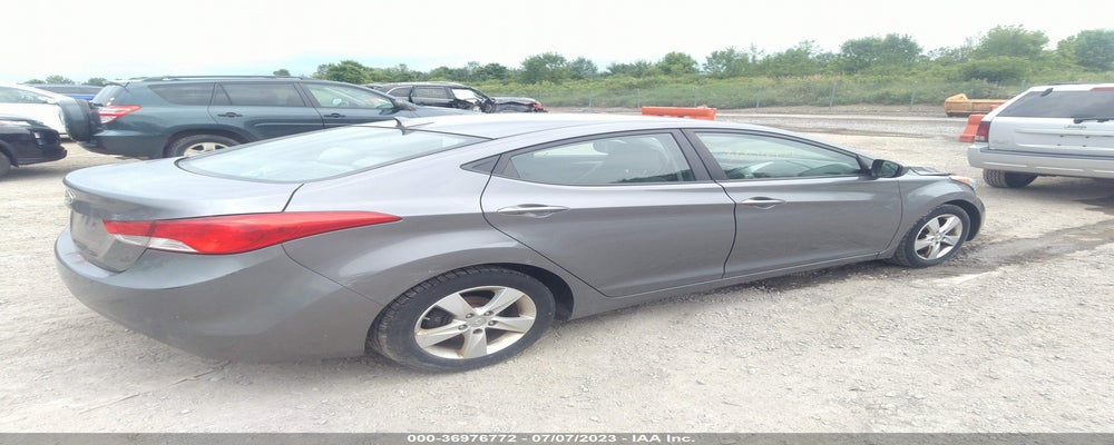 5NPDH4AE4DH337372 2013 HYUNDAI ELANTRA photo no. 4
