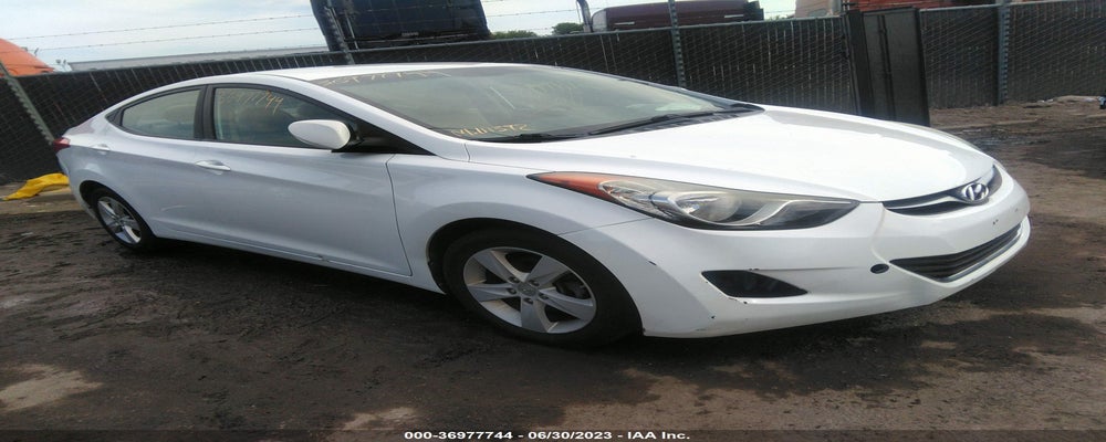 5NPDH4AE4DH348923 2013 HYUNDAI ELANTRA photo no. 2