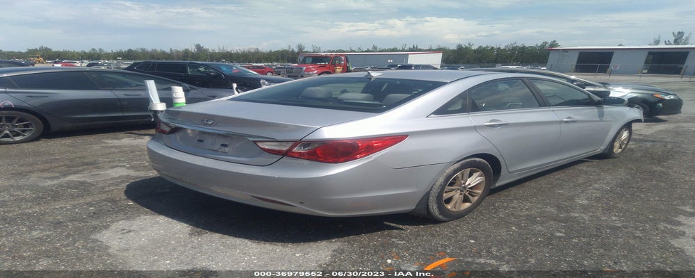 5NPEB4AC1CH381364 2012 HYUNDAI SONATA photo no. 4