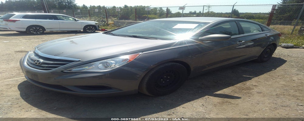 5NPEB4AC5BH155617 2011 HYUNDAI SONATA photo no. 2