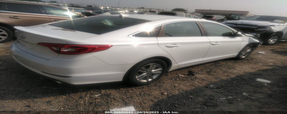 5NPE24AF3FH091397 2015 HYUNDAI SONATA photo no. 4