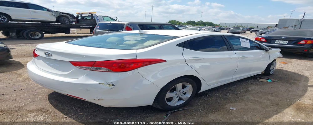 5NPDH4AE8DH156775 2013 HYUNDAI ELANTRA photo no. 4