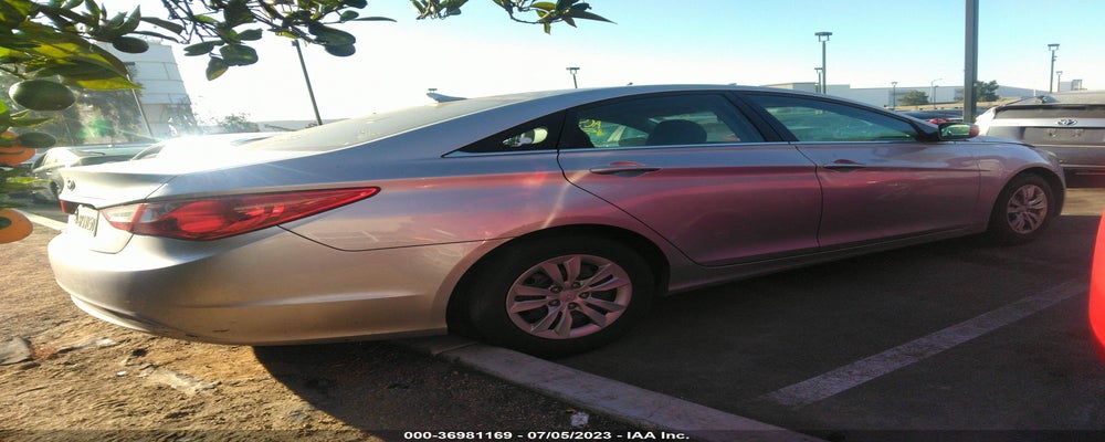 5NPEB4AC3BH067536 2011 HYUNDAI SONATA photo no. 4