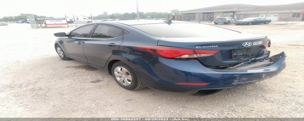 KMHDH4AE1GU555842 2016 HYUNDAI ELANTRA photo no. 3