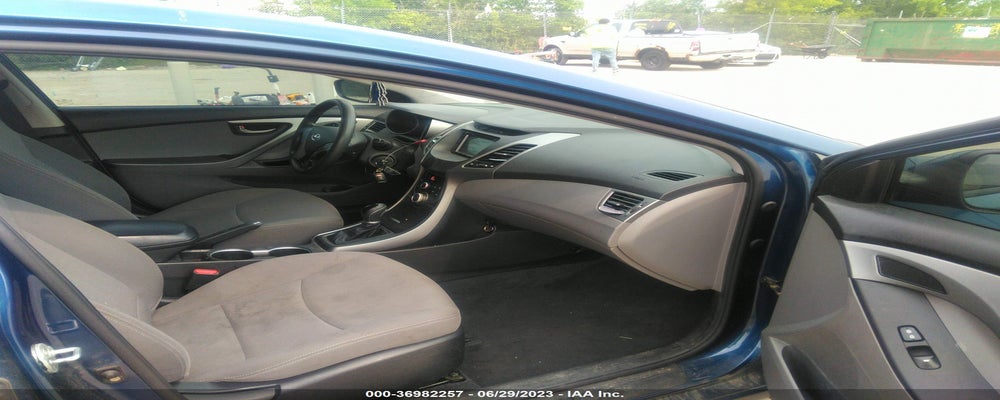 KMHDH4AE1GU555842 2016 HYUNDAI ELANTRA photo no. 5