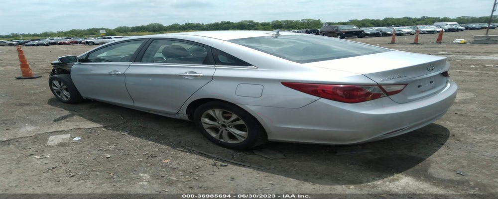 5NPEC4AC6BH004797 2011 HYUNDAI SONATA photo no. 3