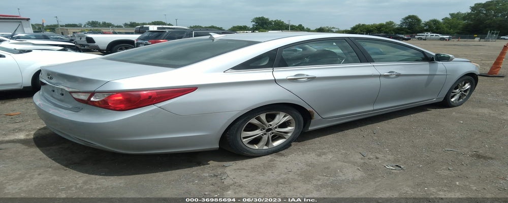 5NPEC4AC6BH004797 2011 HYUNDAI SONATA photo no. 4