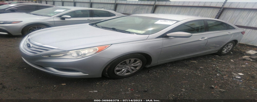5NPEB4AC2BH094467 2011 HYUNDAI SONATA photo no. 2