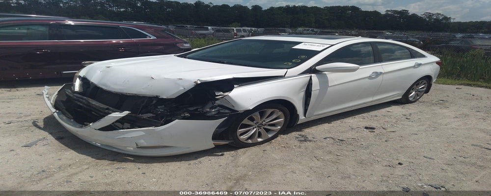 5NPEC4AC7BH197560 2011 HYUNDAI SONATA photo no. 2