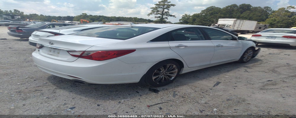 5NPEC4AC7BH197560 2011 HYUNDAI SONATA photo no. 4