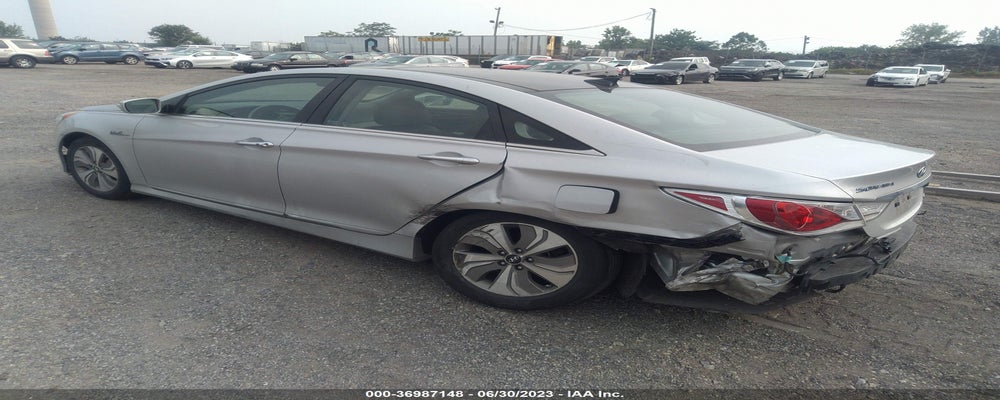 KMHEC4A47FA130250 2015 HYUNDAI SONATA photo no. 3