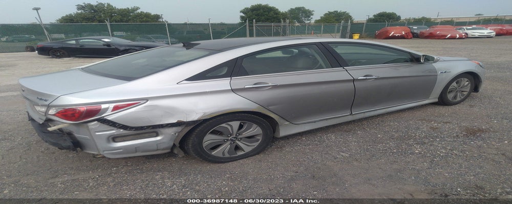 KMHEC4A47FA130250 2015 HYUNDAI SONATA photo no. 4