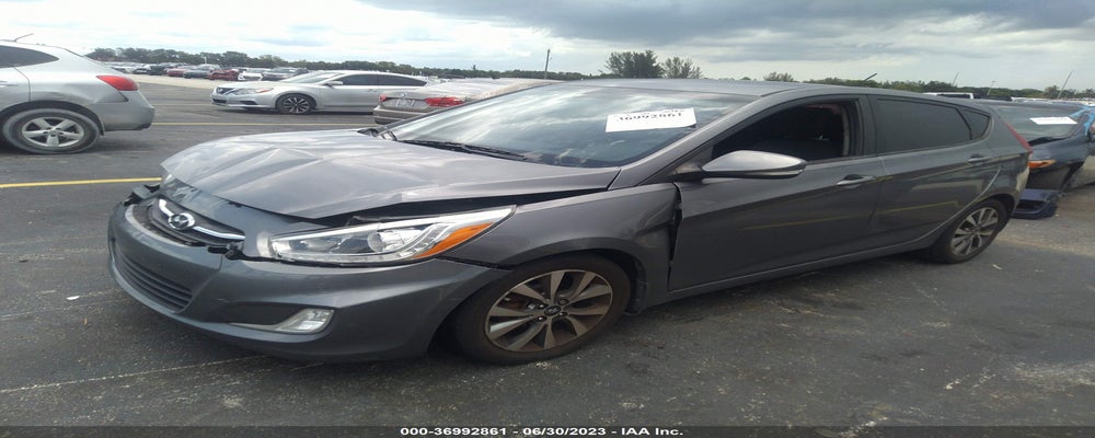 KMHCU5AE7FU201285 2015 HYUNDAI ACCENT photo no. 2
