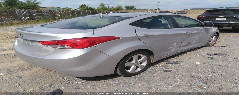 5NPDH4AE3DH264088 2013 HYUNDAI ELANTRA photo no. 4