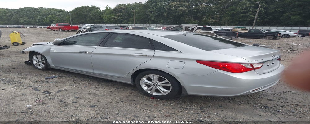 5NPEC4AC2BH120417 2011 HYUNDAI SONATA photo no. 3