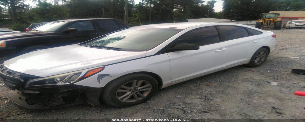 5NPE24AF6FH068986 2015 HYUNDAI SONATA photo no. 2